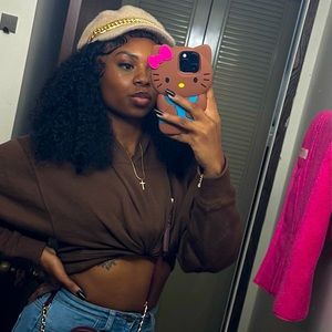 Meet your Posher, Necola